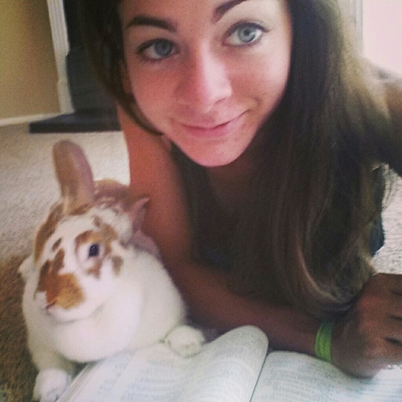 Meet your Posher, Rachel - Picture 2 of 2